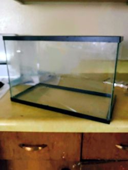 5 gal tank like new