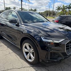 2019 Audi Q8 Premium 