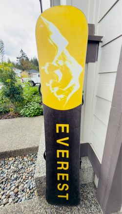 Everest Snowboard with Bindings, Boots, Helmet, and Goggles