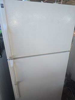 Hotpoint Fridge 28 by 64 High