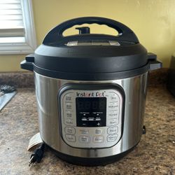 Instant Pot Duo 6 Qt | Like New w/ Trivet | Fast Pickup or Delivery