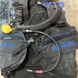 Seaquest DIVERS VEST men's Medium Size Black Scuba Equipment weight Belt boots fins Hood  lock bag