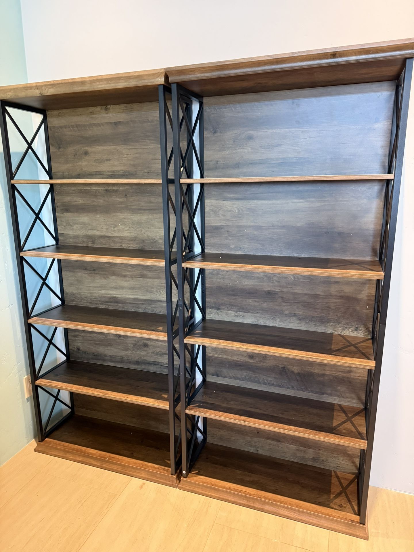 2 Shelves