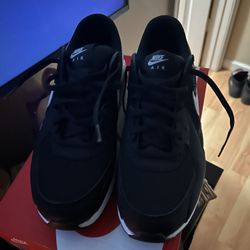  2 Pair Same Size Nike Air Max Excee