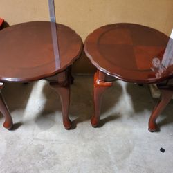 2 End Tables 