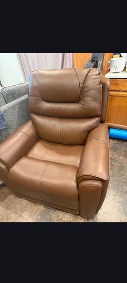 Like new power Recliner