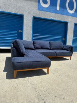 Macy’s mid-century modern Couch 🛻 delivery available🛻