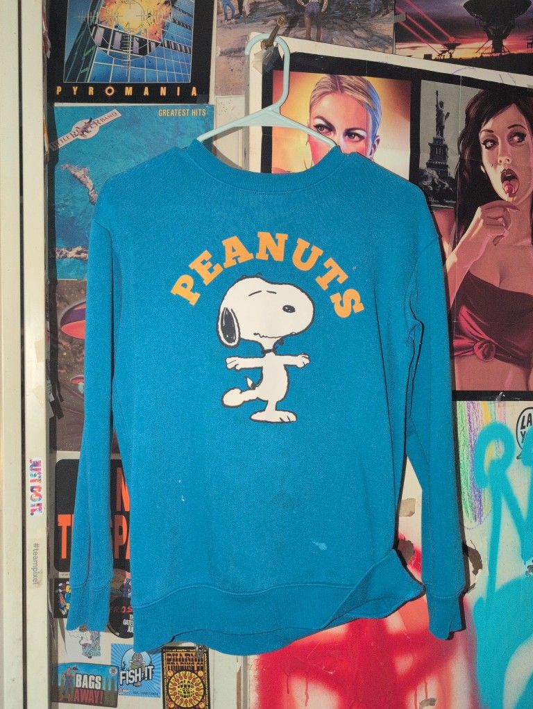 peanuts sweater
