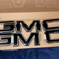 GMC Emblems in Black (for Vehicles with MultiPro Tailgate)