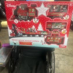Mickey Mouse Holiday Express 36-Piece train Set COLLECTORS EDITION Series 1