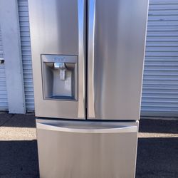 Kenmore Fresh Door Stainless Steel 3-Door Refrigerator in good condition, clean and nice. Ice maker and water dispenser working very well. One month w