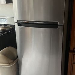 Whirlpool Refrigerator 