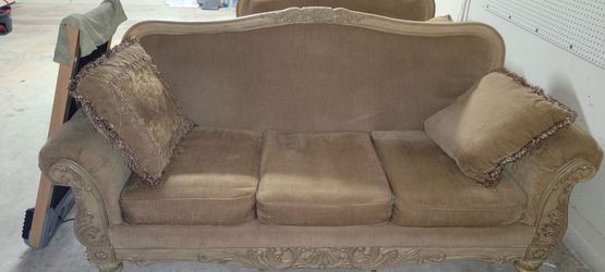 Living Room Set (Need it Gone)