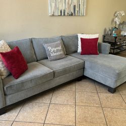 great shape gray sectional couch !!