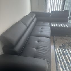  Black  Right Chaise Sectional Couch 