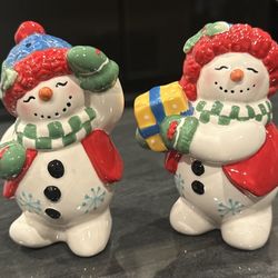 Adorable Snowman Salt & Pepper Shakers