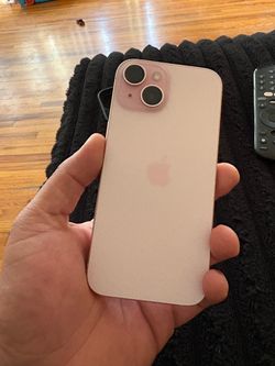 iPhone 15 pink