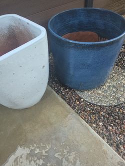 2 BIG EXPENSIVE Cermic POTS plants  Glendora pick up