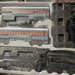 Lionel The Polar Express 38 piece  Train Set 