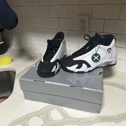Air Jordan 14 Retro ( Black Toe)