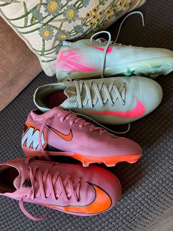 Nike Soccer Cleats Size 3.5 Youth