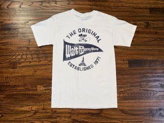 Vintage Walt Disney World Flag T-Shirt White Retro Logo NWT Size Small