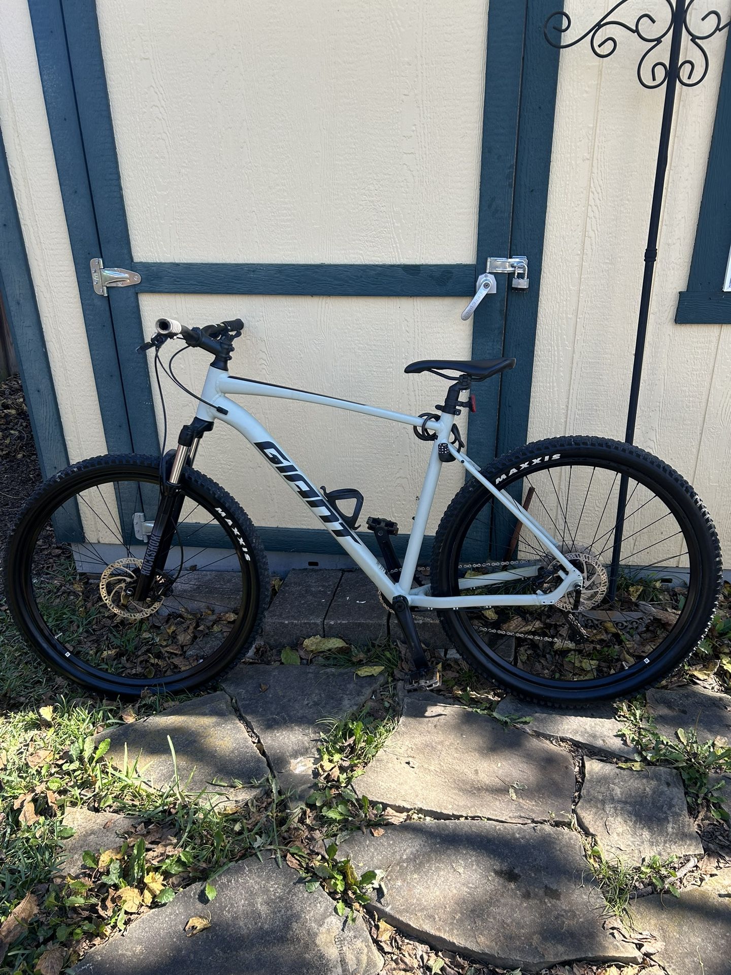 Giant Talon Mountain Bike
