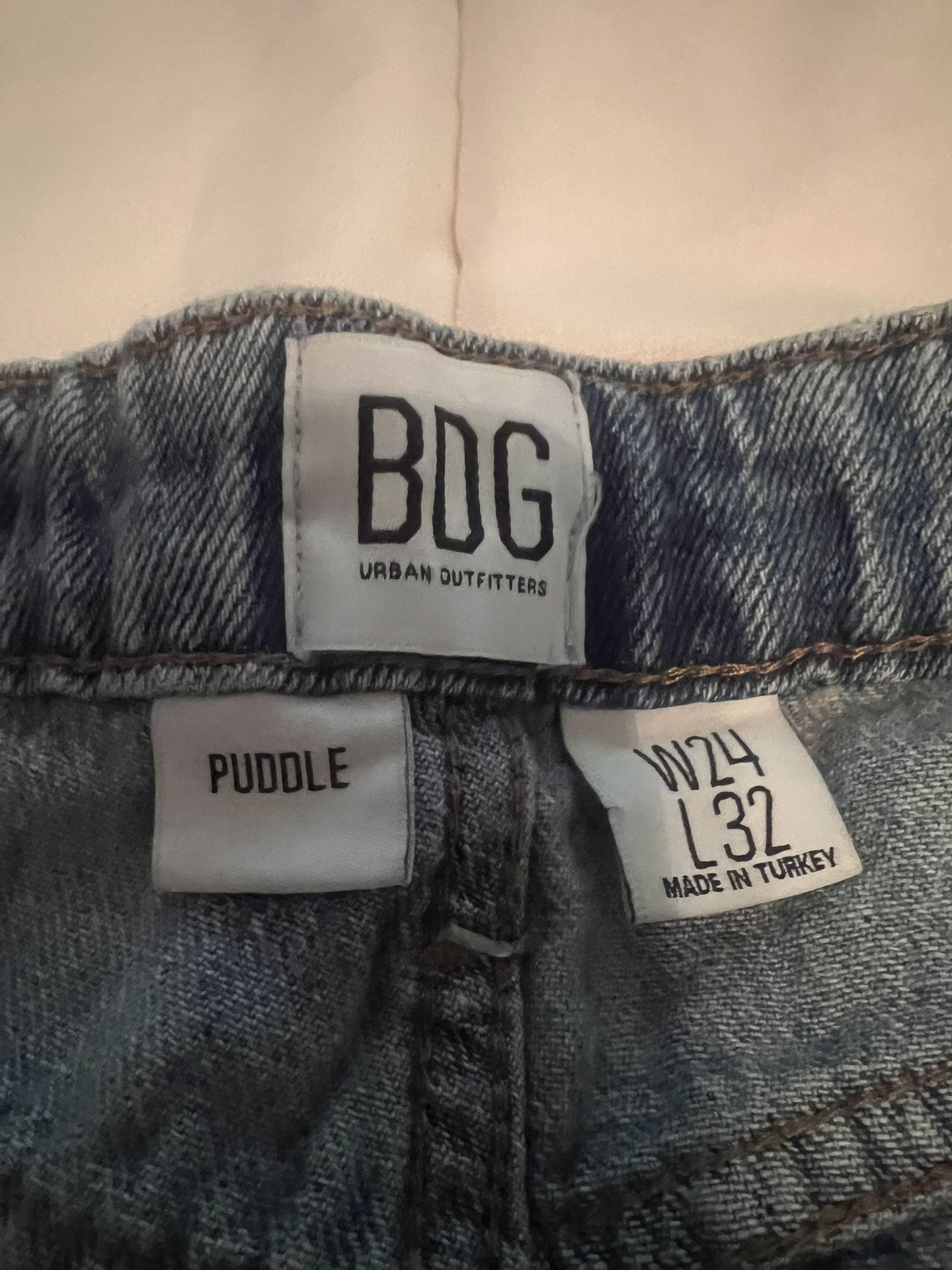 BDG Urban Outfitters W24 L32
