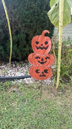 Stacked Jack-O-Lantern Halloween Yard Stake