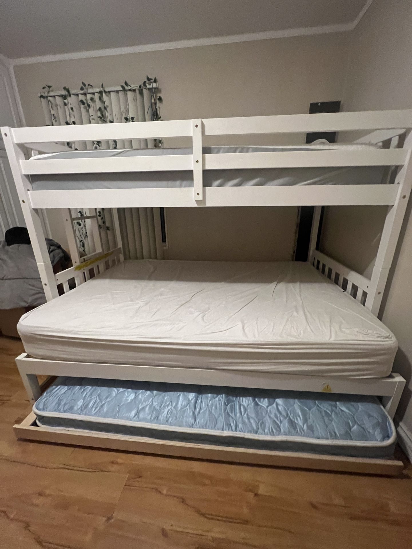 Twin/full Bunk Bed
