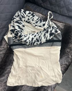 https://offerup.com/redirect/?o=QmFsZW5jaWFnYS5QYXJpcw==