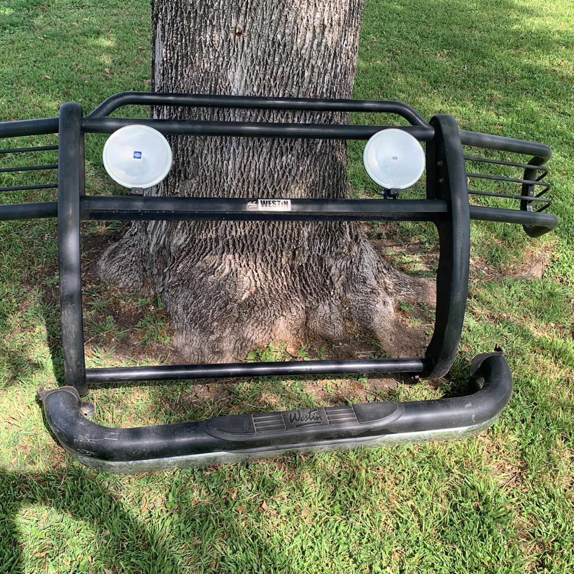 Small Pickup Or Jeep Bumper Guard With Fog Lights And 2 Step Bars All For One Price Of $40