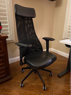 IKEA JÄRVFJÄLLET Office chair with armrests, Black