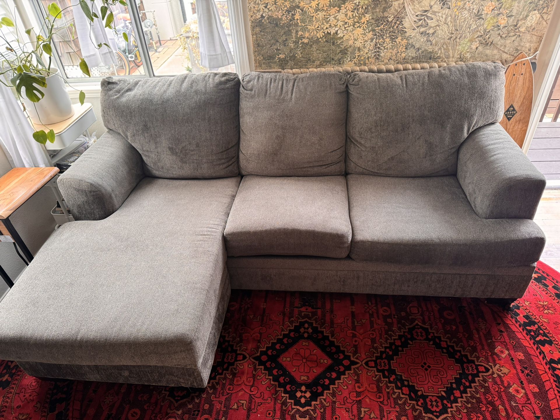 Beautiful Gray Couch With Moveable Chaise