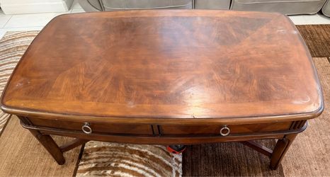 FREE – Kathy Ireland Coffee Table.