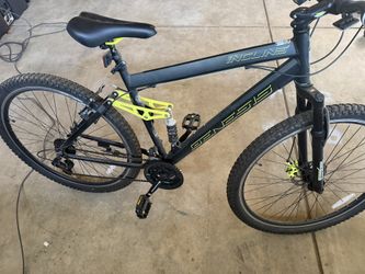 Genesis Incline 29” Full-Suspension Mountain Bike Price: $140 OBO