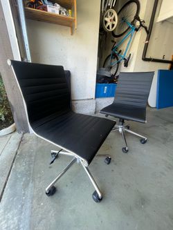 Eames office ribbed chairs
