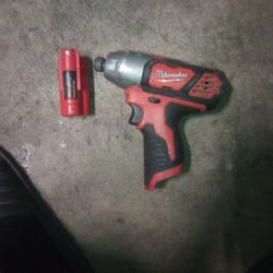 Milwaukee M12 Drill