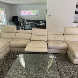 Italy 2000 power recliner couch!