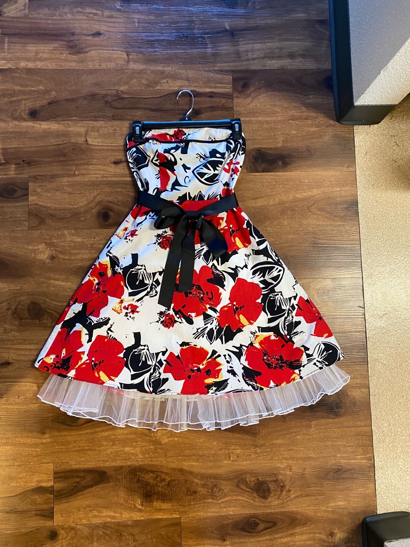 Brand New Woman’s Snap brand Red Floral Dress Up For Sale