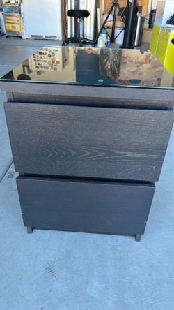 Nightstand drawers