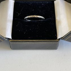 Delicate Vintage Silver Ring