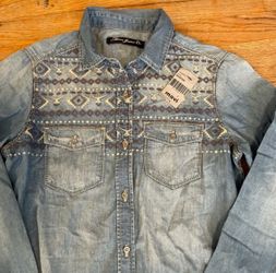 New Women’s small shirt