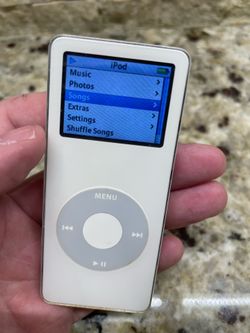 Apple iPod Nano 1st Generation White 2gb A1137 WORKING