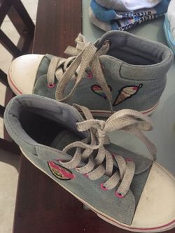 Kids emoji midtop girls size 11