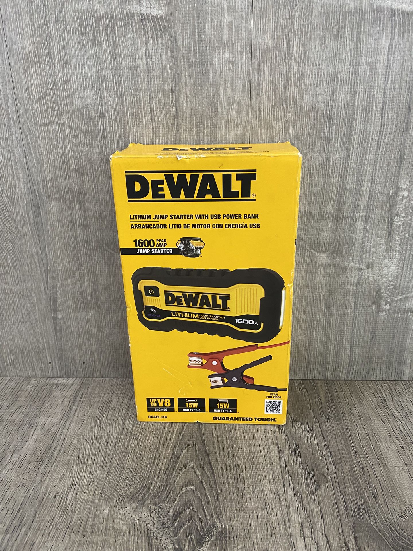 Dewalt 1600 Peak Amp Lithium Jump Starter w/ USB Power Bank