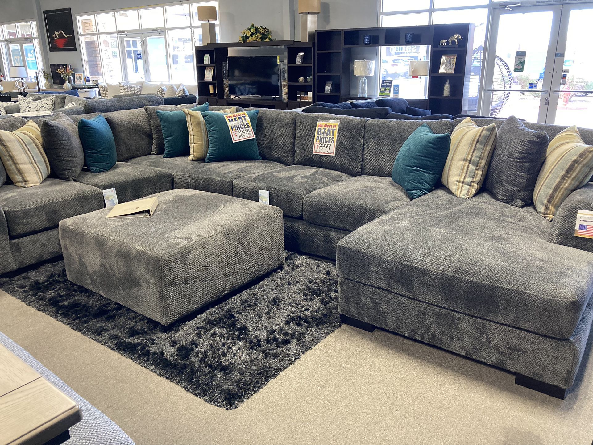 Grey Sectional 💙🙌🏼 $3,999