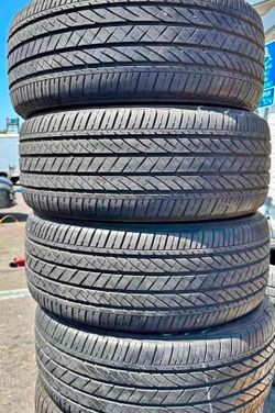 245 50 19 Bridgestone tires Con 80% de Vida Las 4