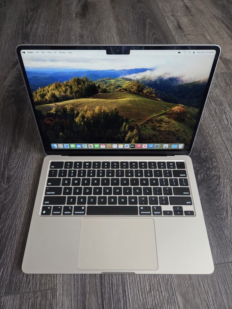MacBook Air M2 like new 