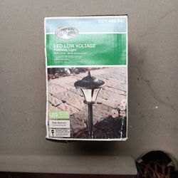Hampton Bay LED PATHWAY LIGHT$10.00